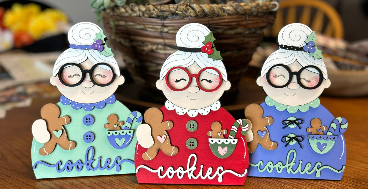 Mrs. Claus Shelf Sitter