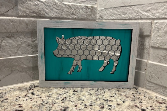 Faux Chicken Wire Farmhouse Sign - Pig