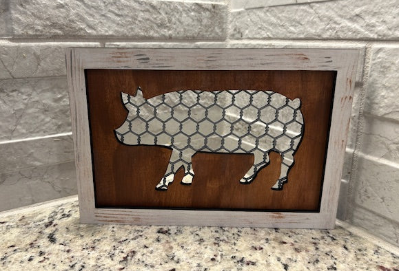 Faux Chicken Wire Farmhouse Sign - Pig
